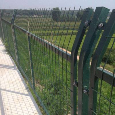 高速护栏网生产厂家/高速公路护栏板/公路围栏网/高速公路围栏防护/公路防护网价格