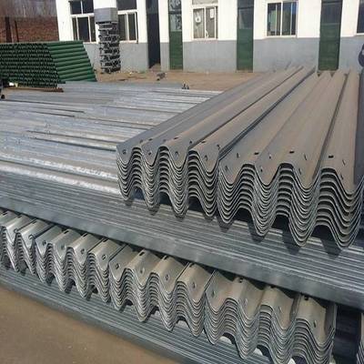 云南高速路护栏板多少钱一米昆明公路护栏价格